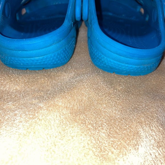 Crocs for boys charms included - Picture 3 of 4